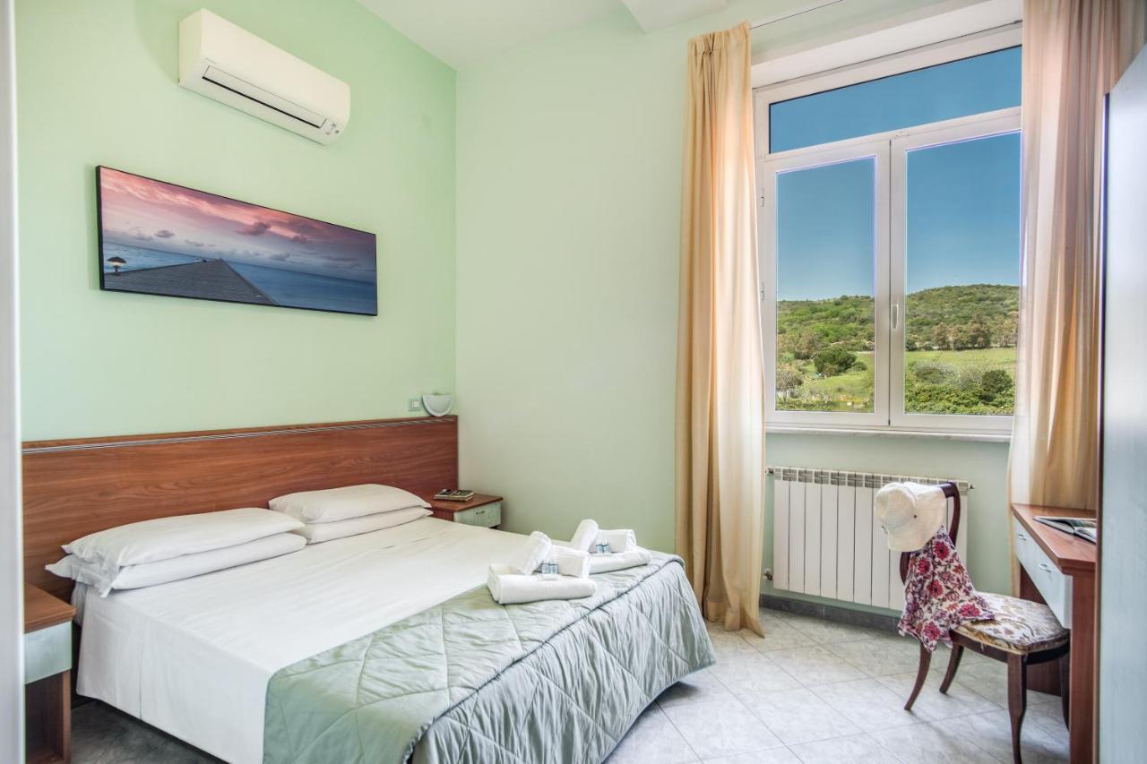 Villa Mg Hotel Santa Marinella Ngoại thất bức ảnh