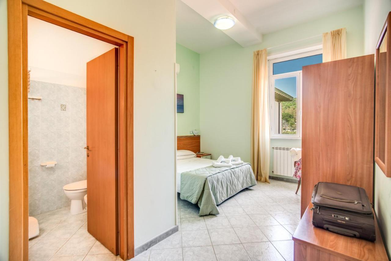 Villa Mg Hotel Santa Marinella Ngoại thất bức ảnh