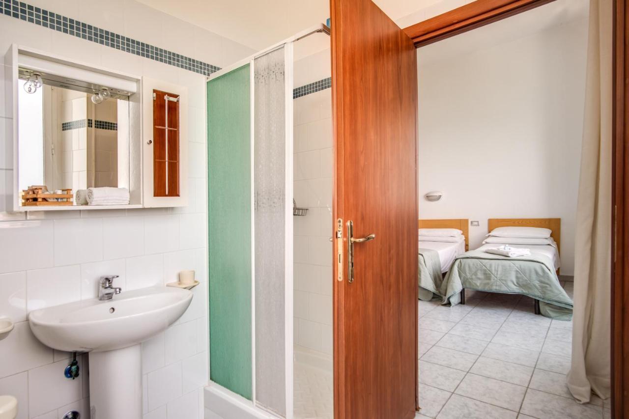 Villa Mg Hotel Santa Marinella Ngoại thất bức ảnh