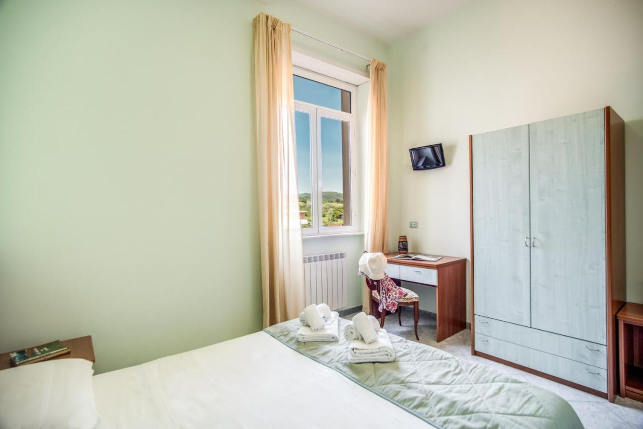Villa Mg Hotel Santa Marinella Ngoại thất bức ảnh
