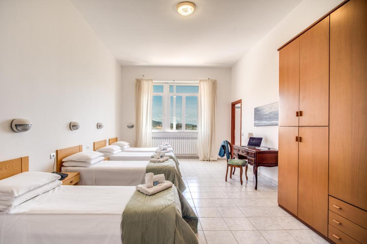 Villa Mg Hotel Santa Marinella Ngoại thất bức ảnh