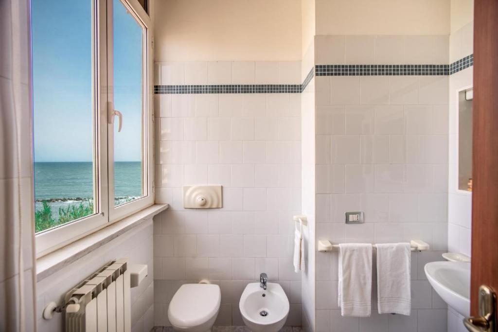Villa Mg Hotel Santa Marinella Ngoại thất bức ảnh