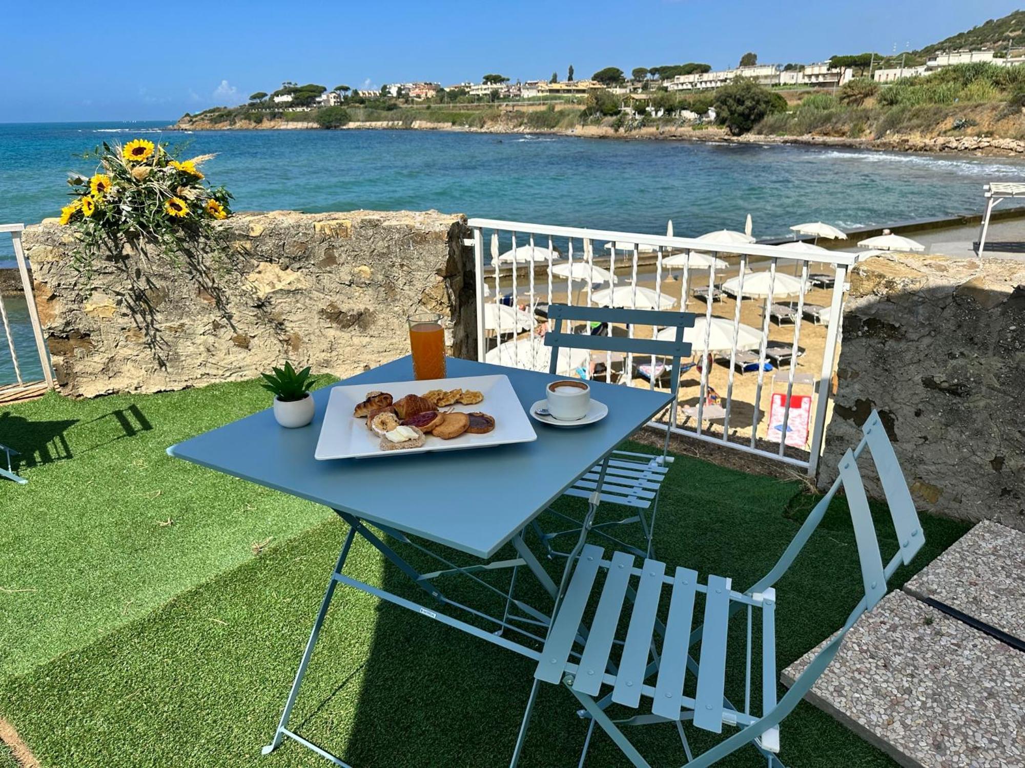 Villa Mg Hotel Santa Marinella Ngoại thất bức ảnh