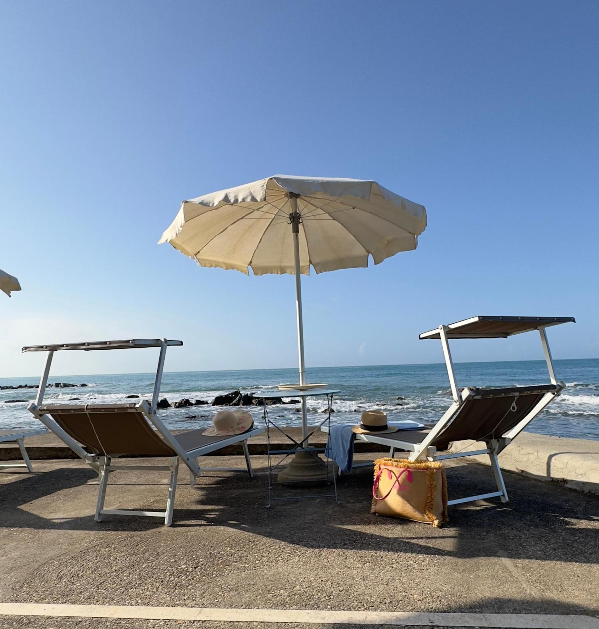 Villa Mg Hotel Santa Marinella Ngoại thất bức ảnh