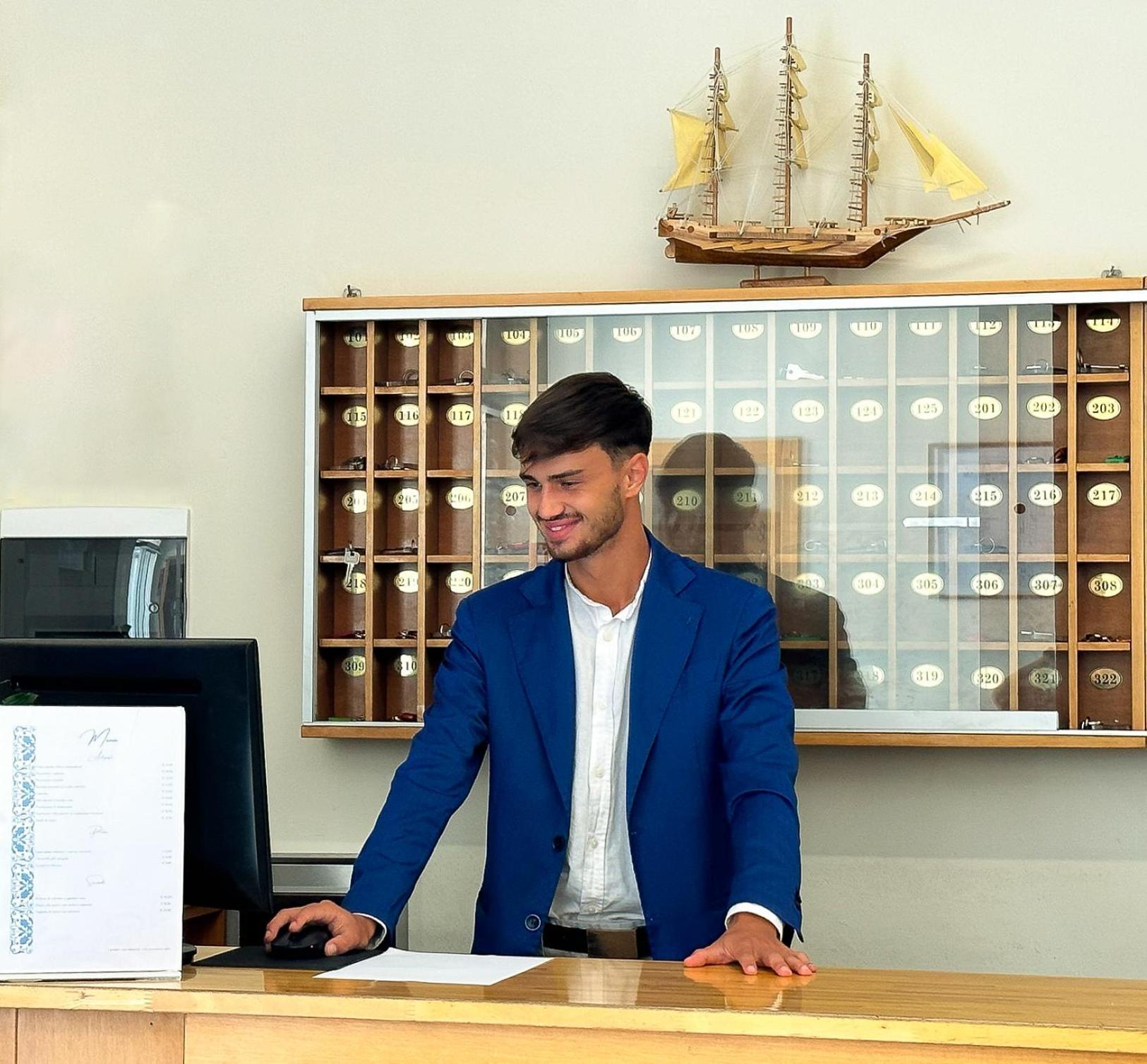Villa Mg Hotel Santa Marinella Ngoại thất bức ảnh